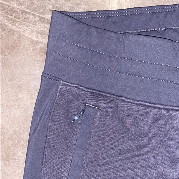Lululemon women’s joggers! - Picture 3 of 7